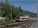 Der Region Alps Regionalzug 6113 verlässt Monthey in Richtung Brig.