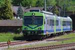 VPM 566 241 steht am 18 Mai 2025 ins Bahnhof von Smiswald-Grnen und tragt noch die BLS-Farben. Einige Monate zufor hatten die BLS die letzte Triebzge der Reihe 566 ausgemsterd und die 566 241 an die VPM geschenckt.