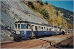 Der BLS ABDe 4/8 748 mit einem zusätzlichen Bt ist in Hohtenn als Regionalzug von Goppenstein nach Brig unterwegs.