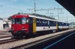 SBB: RBe 4/4 54098-9 mit einem  GEFANGENENZUG  im Juli 2004 bei einem Zwischenhalt in Langenthal.