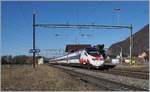 Der SBB RABe 503 022-7  Johann Wolfang von Goethe  als EC 39 von Lausanne nach Milano bei der Durchfahrt in Roches VD.