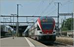 Der SBB RABe 511 115 nach Vevey wartet in Morges auf die Abfahrt.