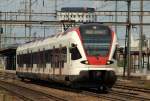 Potrait des  Flirt  521 010 als S3 nach Olten in Pratteln am 4.8.11.