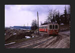 Nicht gerade im besten Zustand zeigt sich die Strecke der Forchbahn in der N�he der Forch. Triebwagen 11 mit Steuerwagen 108. 25.M�rz 1970 