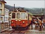 Der Appenzeller Bahn BDe 4/4 47 mit einem Regionalzug nach Wasserauen beim Halt in Appenzell.