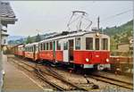 Der CEV BDe 4/4 105 mit einem Fotozug in Blonay.