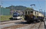 Dies Bild des B-C MOB DZe 6/6 2002 und des CEV MVR GTW ABhe 2/6 7503 in Blonay zeigt eindrücklich den Wandel bei der Gestaltung von Schienenfahrzeugen.