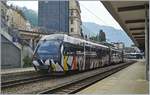 Der von Sarah Morris gestaltete Lenkerpendel  Monarch  bestehend aus ABt 341, Be 4/4 5001 und Bt 241, ist von Zweisimmen kommend in Montreux eingetroffen.