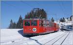 Bei herrlichem Winterwetter wartet der RB BDhe 2/4 N° 3 in Rigi Staffel auf die Weiterfahrt zur Gipfelstation.