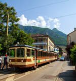 Die Straßenbahn von Aigle kommt:  Der AL Regionalzug von Leysin nach Aigle fährt am 28.