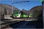 Der ASD BDe 4/4 402 erreicht mit seinem Bt 434 den Bahnhof Verschiez, der vor kurzem neu gestaltet wurde.