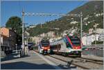 Ein Verglich der TILO Flirt 524.3 und 524.0 in Locarno: Links im Bild der TILO RABe 524 308 (und ein weiterer) welche als RE80 auf die Abfahrt nach Milano Centrale warten, rechts der TILO RABe 524 010