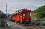 Der Bernina Bahn RhB ABe 4/4 I 35 der Blonay Chamby Bahn ist nun in Blonay mit dem mitzunehmenden Personenwagen bereit für die Leerrückfahrt nach Chaulin.