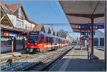 Der neue CJ ABe 4/12 ist als R36 von Glovelier nach La Chaux de Fonds unterwegs und konnte beim Halt in Saignelégier (bei schlechtem Licht -> Schatten) festgehalten werden. 

13. Januar 2025