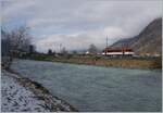 Der Zentralbahn Be 125 008 ist kurz vor der Haltestelle Aareschlucht West auf dem Weg nach Meiringen.