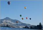 Neben den vielen Ballons ist brigens links unten auch noch ein  GoldenPass  Zug zu sehen...