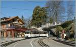 Der Rochers de Naye Triebzug Beh 4/8 305 in Glion.