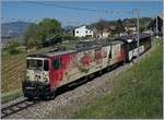 Die MOB GDe 4/4 6006  Aigles les Murailles  auf der Fahrt durch die Weinberge oberhalb von Montreux bei Planchamp.