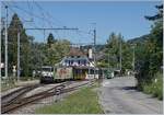 Die MOB GDe 4/4 6006 ist mit dem GoldenPass Panormamic nach Zweisimmen bei Fontanivent unterwegs.