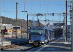 Nachdem die MOB Ge 4/4 8001 ihren GoldenPass Expess nach Zweisimmen gebracht hat, fährt sie aufs Abstellgleis; ab Zweisimmen übernimmt eine BLS Lok den umgespurten Zug zur Weiterfahrt nach Interlaken Ost. 

3. Nov. 2024
