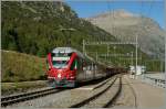 Ein  Allegra  verlsst mit dem Regionalzug 1617 Bernina Suot, Ausganspunkt unserer Wanderung zum Lago Bianco.