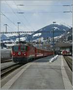 Und die interessante Reise beginnt, die RhB Ge 4/4 623 verlsst mit ihrem RE Disnntis Richtung Scoul Tarasp (via Chur - Landquart - Klosters - Sagliains).