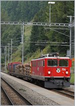 Die RhB Ge 6/6 II 706 in Bergün Bravuogn.