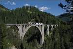 Ein RhB Allegra auf dem Weg nach Filisur auf dem Wiesenviadukt.