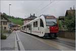 Das letzte Stück der Fahrt nach Montbovon legt der TPF Surf auf der Strasse des gleichnamigen Ortes zurück.