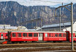 Der vierachsigen Mitteleinstiegswagen leichte Stahlbauart RhB B 2302 (ex B⁴ 2303, ex C⁴ 2303) zum „Fliegender Rhtier“ (ABe 4/4 501 – 504) am 20 Februar 2017 abgestellt