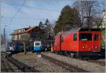 Eine kleine Fahrzeugparade in Glion:   v.l.n.r: Beh 4/8 302 Baujahr 1983 (und ein weiterer) als Regionalzug 3364 vom Rochers de Naye nach Montreux, der Beh 2/4 204 Baujahr 1938 als  Schlerzug  3389