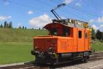 Quasi-retro BLS 225 056 steht am 18 Mai 2025 in Sümiswald-Grünen. 