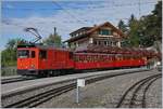 125 Jahre Rochers de Naye Bahn: Die Rochers de Naye Hem 2/2 N° 12 zeigt sich mit ihrem  Belle Epoque  Zug in Glion.