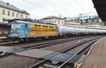 Am verregneten 19 September 2017 durchfahrt CER 242 219 mit ein Nacco kesselwagenzug Bratislava hl.st.; eine der beste Bahnhfe fr jeder, der Slowakische, Tsjechischen und Ungarische privatbahnen in