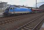 Am 12 Juni 2022 steht 1216 249 in Praha hl.n. mit ein RailJet nach Graz Hbf.