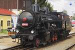 Während STEAM 53 lauft 434.2186 um in Benesov u Prahy am 11 September 2022.