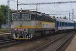 Am trüben 28 Mai 2025 treft CD 754 018 mit ein Rychlyk aus Brno hl.n. in Jihlava ein.
