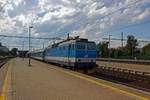 162 020 steht mit Sp 1903 nach Kutn Hora in Praha-Libeň.