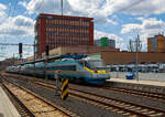 Der tschechische Pendolino 681 007-1 / 681 007-0 der ČD (České dráhy) verlässt am 19.04.2023 als SC 512 (SuperCity) den Bahnhof Cheb (Eger) unf fährt weiter in Richtung