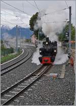 Grund des bunt zusammengesetzten Riviera-Belle-Epoque Zuges nach Vevey war, dass der eine Teil als Extrazug für eine Gesellschaft nach Chaulin reservier war und hier bei St-Legier nach dem