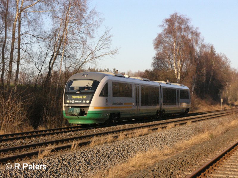 VT19 rollt bei Schnfeld in Richtung Regensburg. 20.12.07