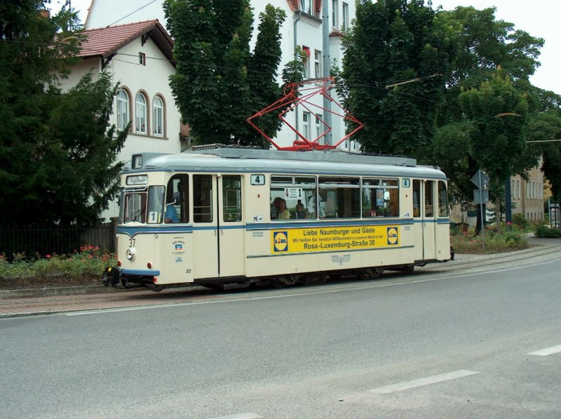 Wagen 37 als Linie 4 zur Vogelwiese in der Bahnhofsstra�e; 12.07.2008