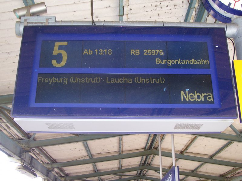 Zugzielanzeiger der RB 25976 von Naumburg (S) Ost nach Nebra am Gleis 5 in Naumburg (S) Hbf; 01.03.2008